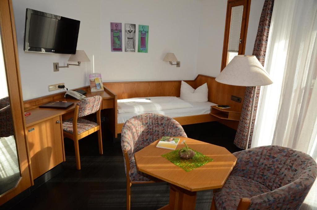 Hotel Mohren 오치센하우젠 객실 사진